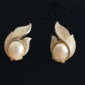 Vintage Faux Pearl and Silver Clip On Earrings